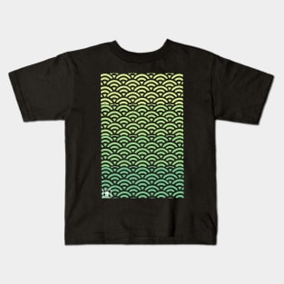 Retro Japanese Clouds Pattern RE:COLOR 11 Kids T-Shirt